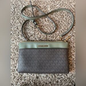Slim Michael Kors Purse